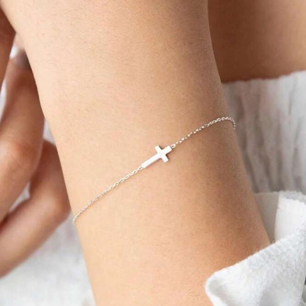 Silver cross bracelet